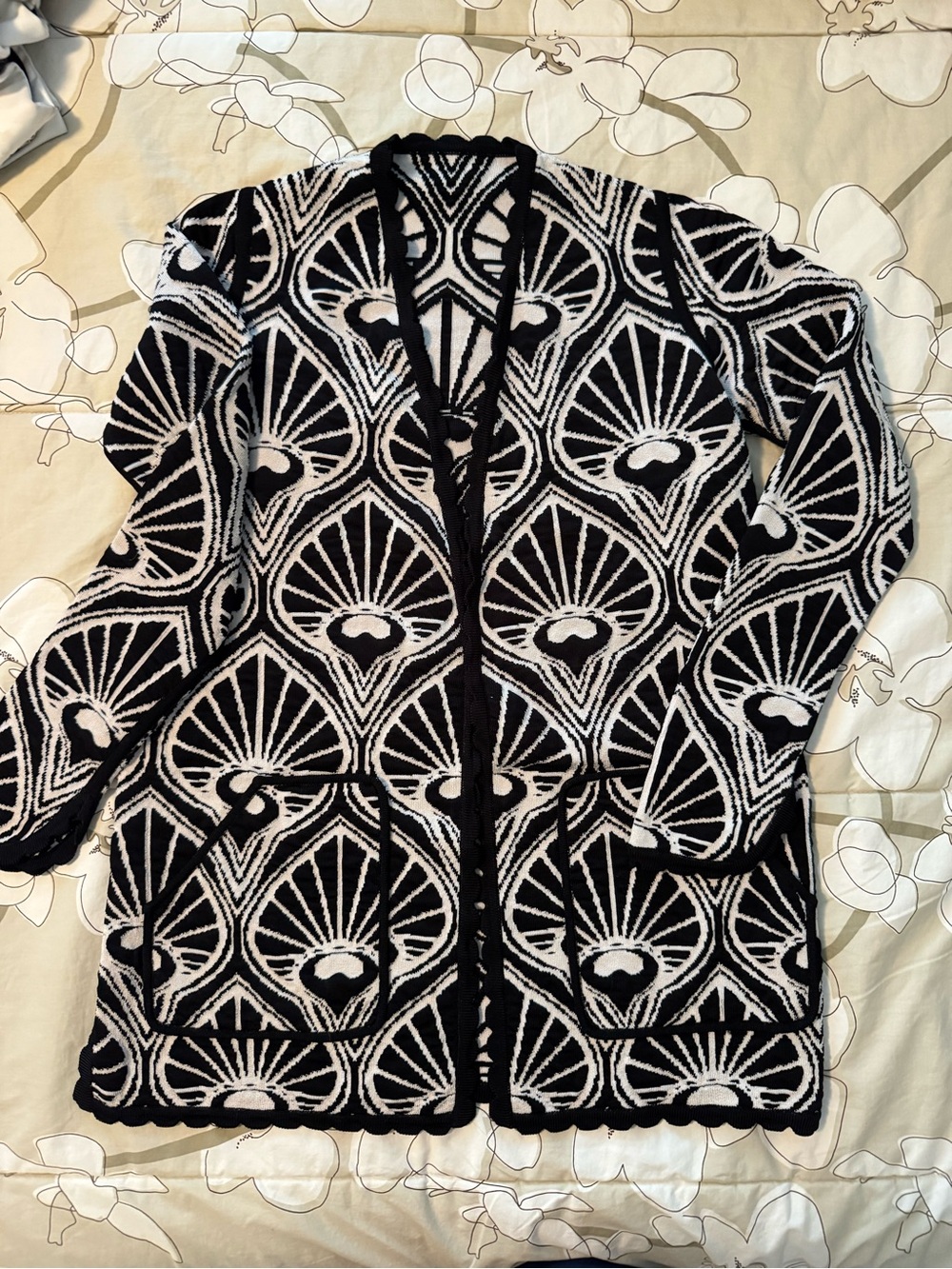 Pepa Pombo luxury brand Black and White reversib Knit Cardigan jacket